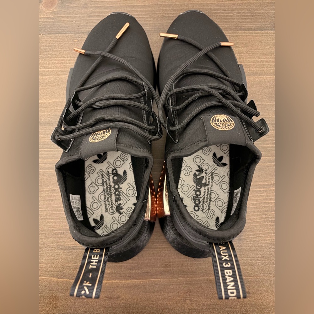 🌹Women’s Adidas RMD R1 Sneakers 🌹 - Picture 6 of 8